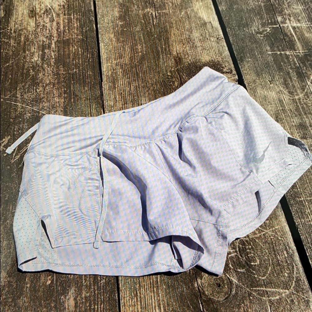 Women’s Nike running shorts - Picture 4 of 7